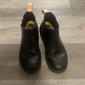 Doc Martens Softwair pull-up Chelsea boots size 8 very good condition